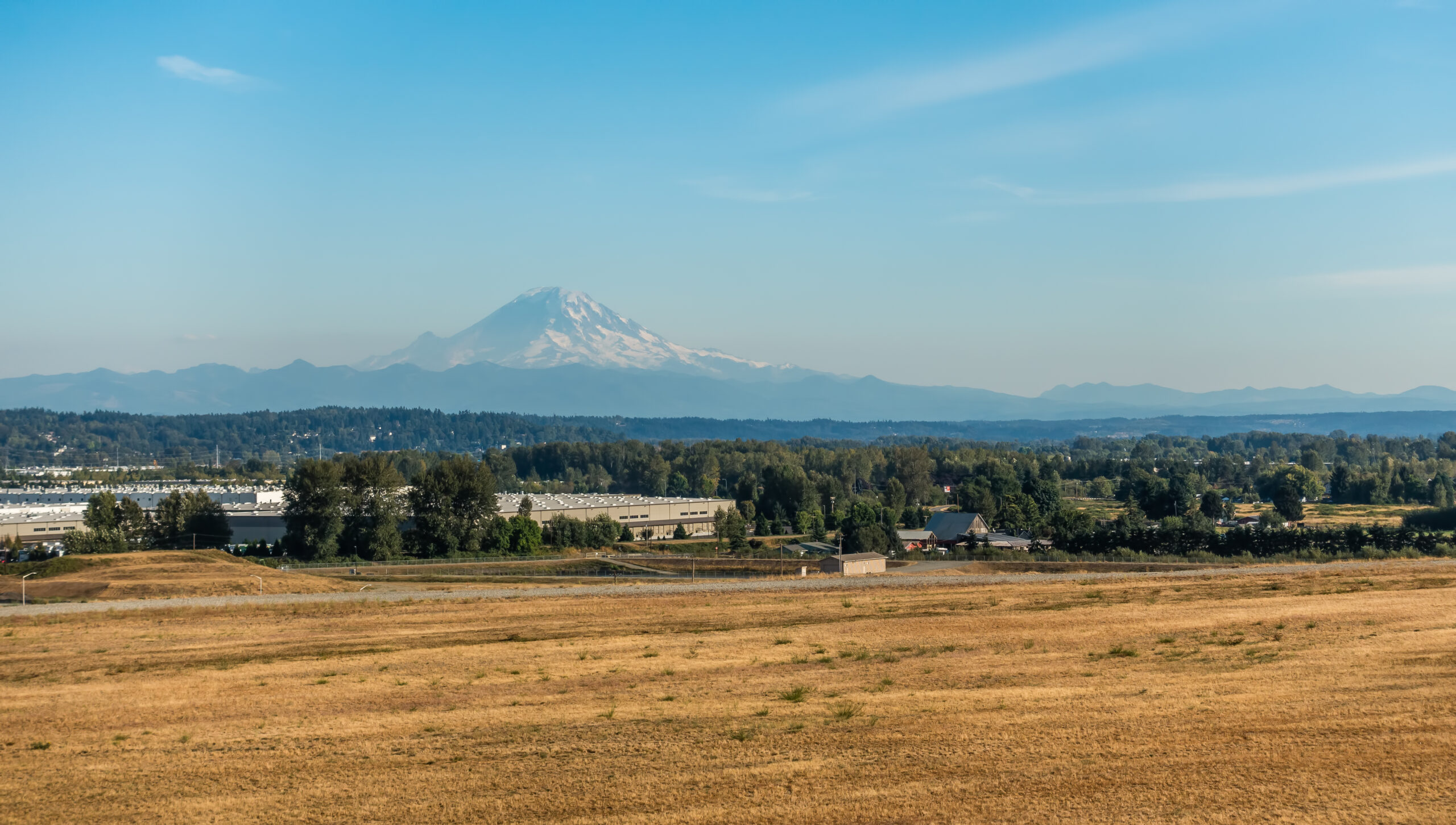 A view of Mount Rainier from Kent Washington